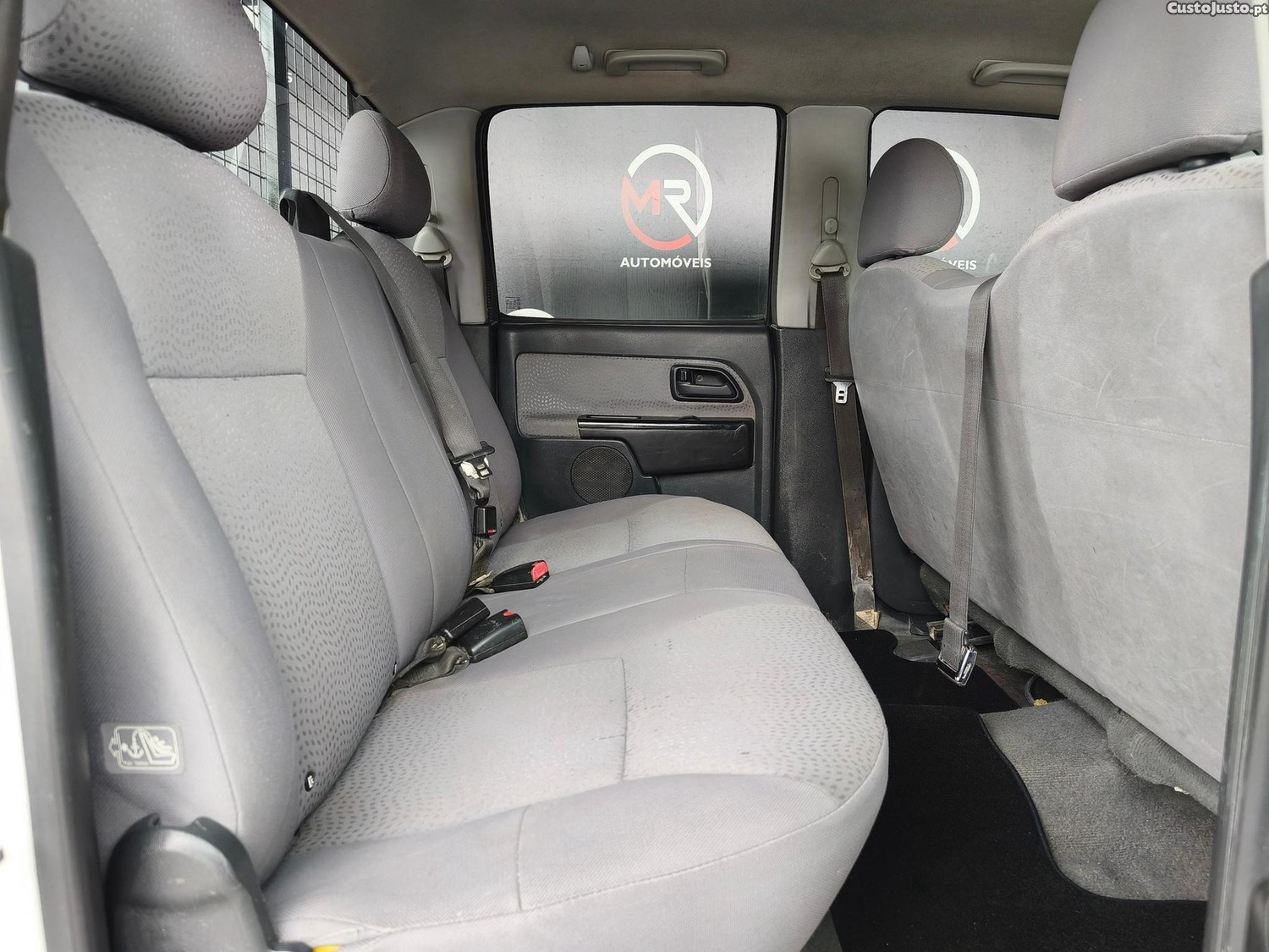 Isuzu D-Max 2.5 DTi CD 2WD LS CM — fotografia 8