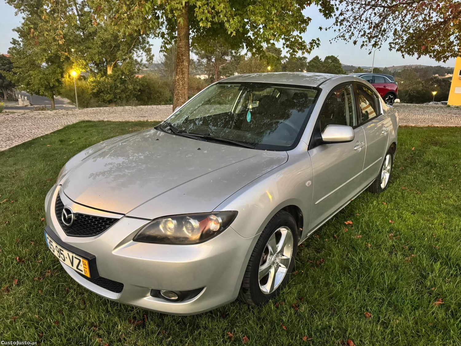 Mazda 3 Ano 2004 - 04 — photo 2