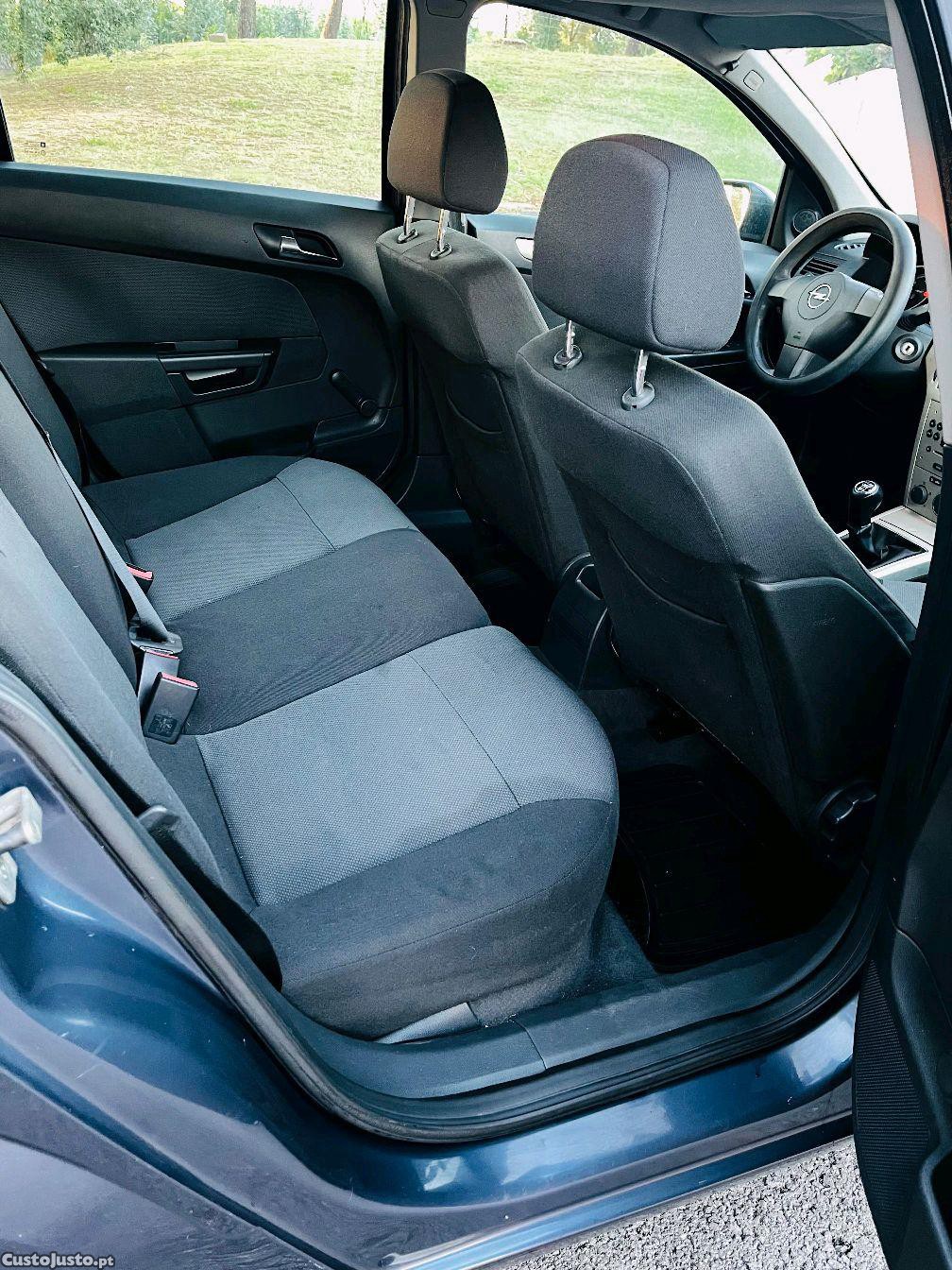 Opel Astra Caravan 1.3 CDTI - 07 — photo 5