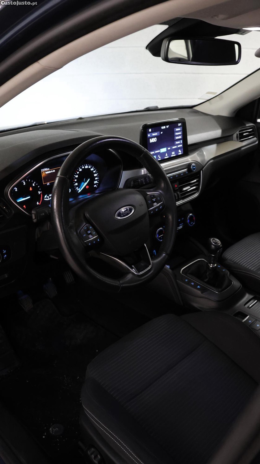 Ford Focus Titanium — fotografia 8