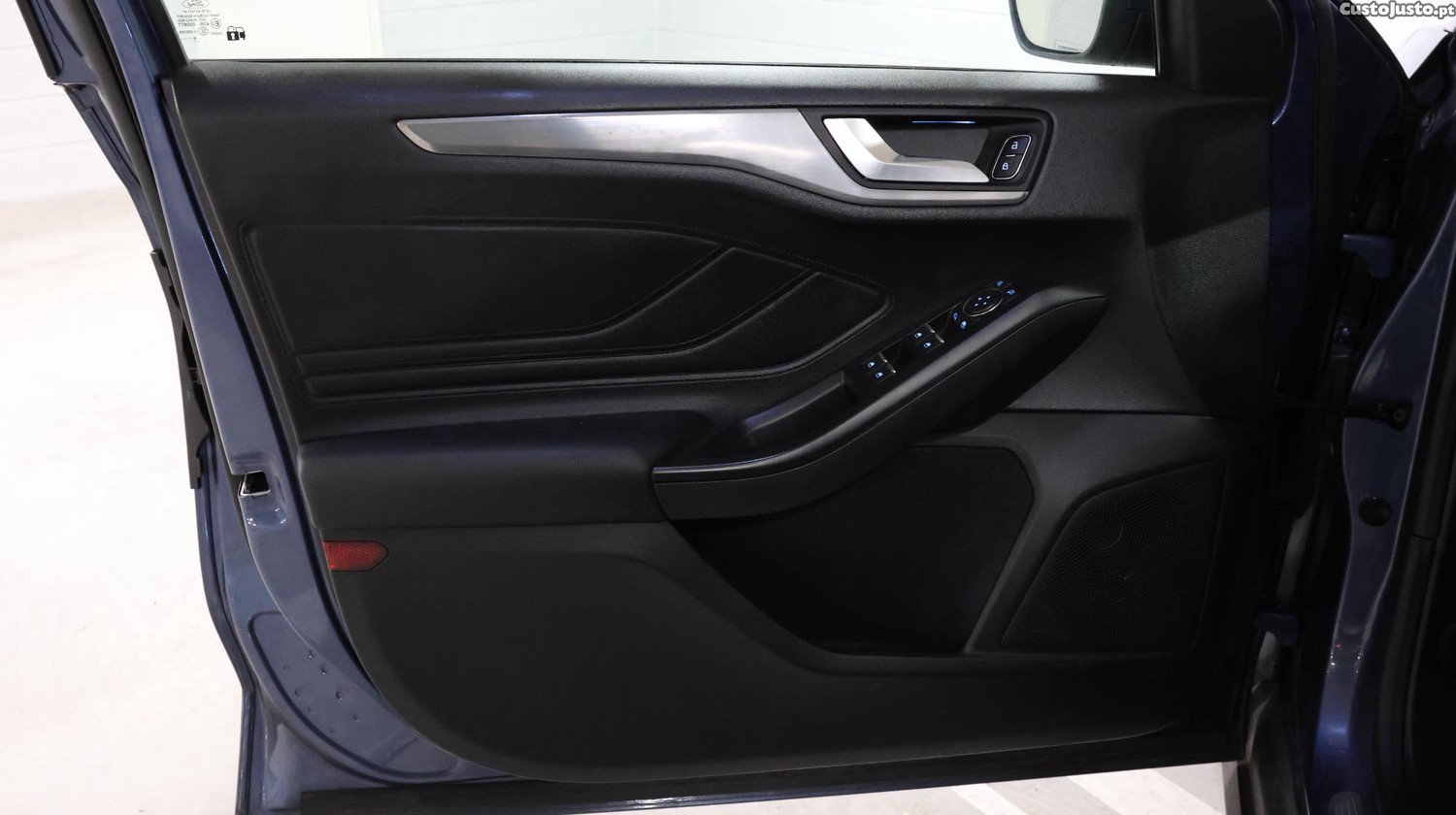 Ford Focus Titanium — fotografia 12