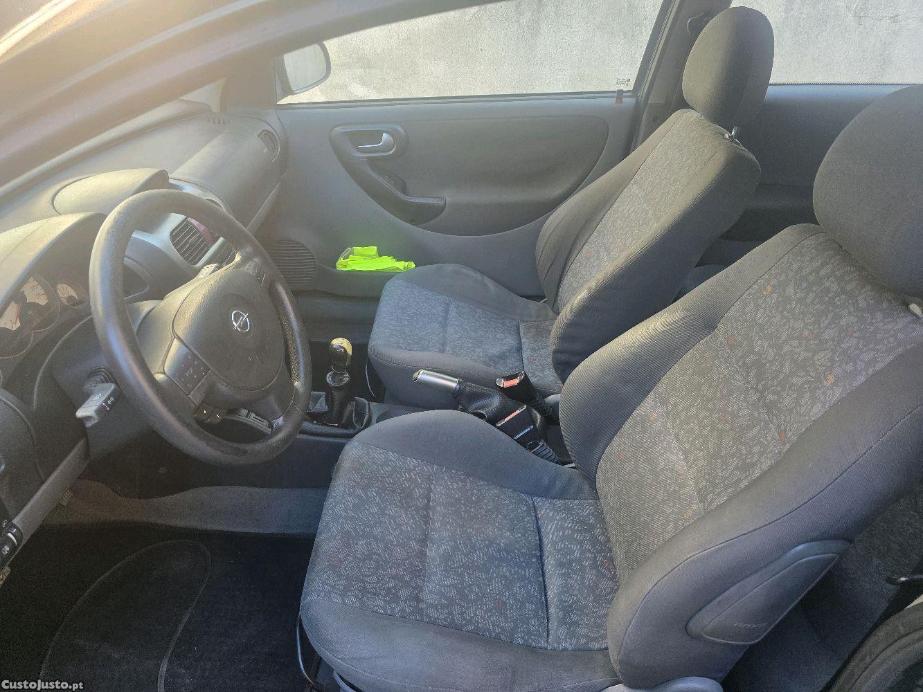 Opel Corsa C 1.2 Sport — fotografia 3
