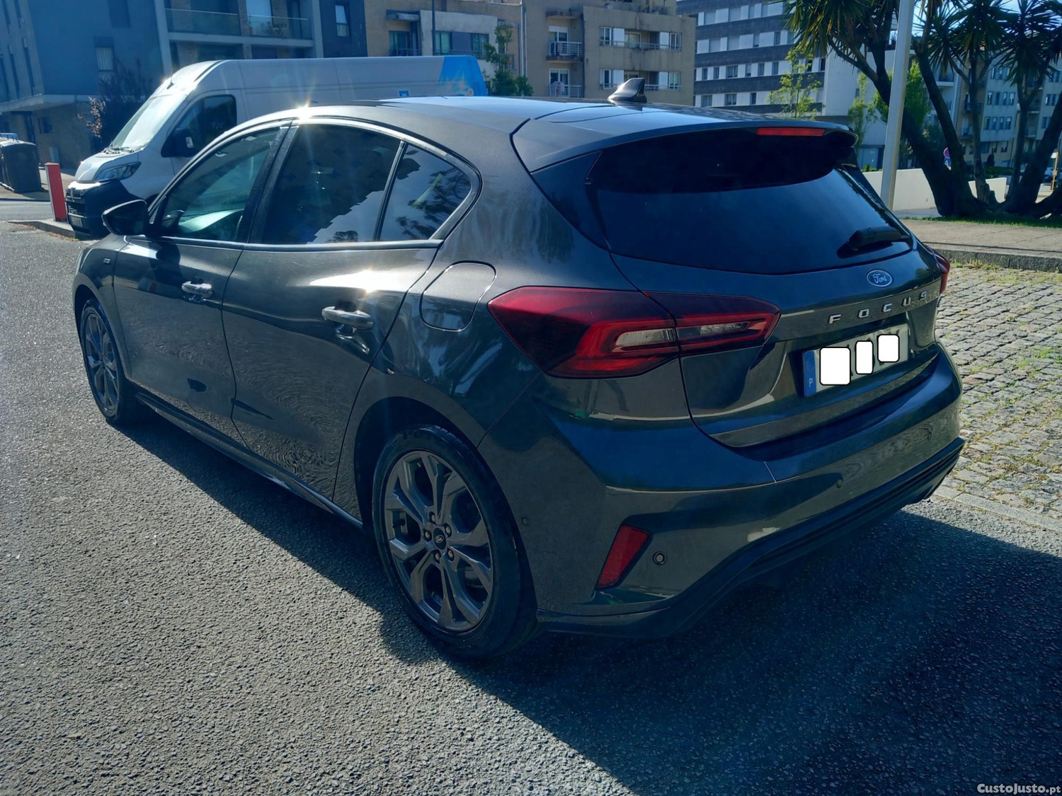 Ford Focus Hybrid - 23 — photo 5