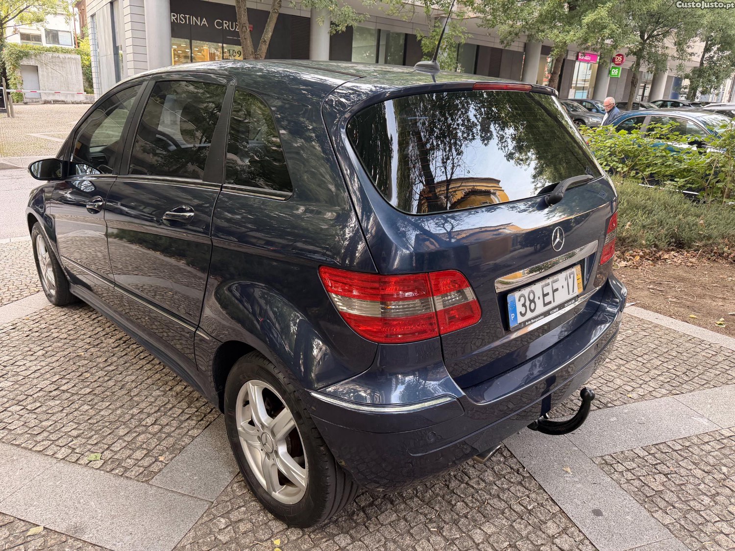 Mercedes-Benz B 180 Cdi Avantgarde Automático - 07 — photo 3