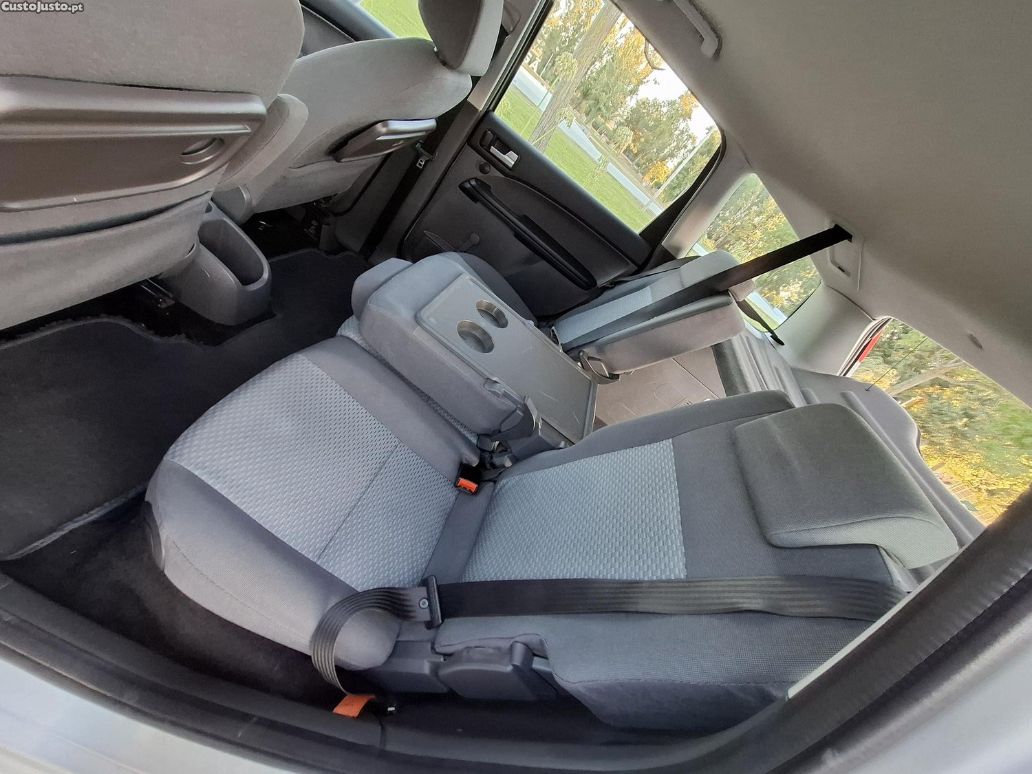 Ford C-Max 1.6 Hdi — fotografia 5