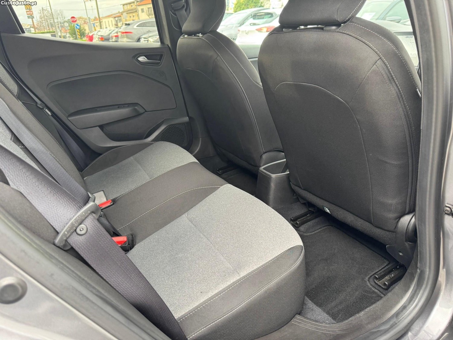 Renault Clio 1.0 TCe Evolution — fotografia 11