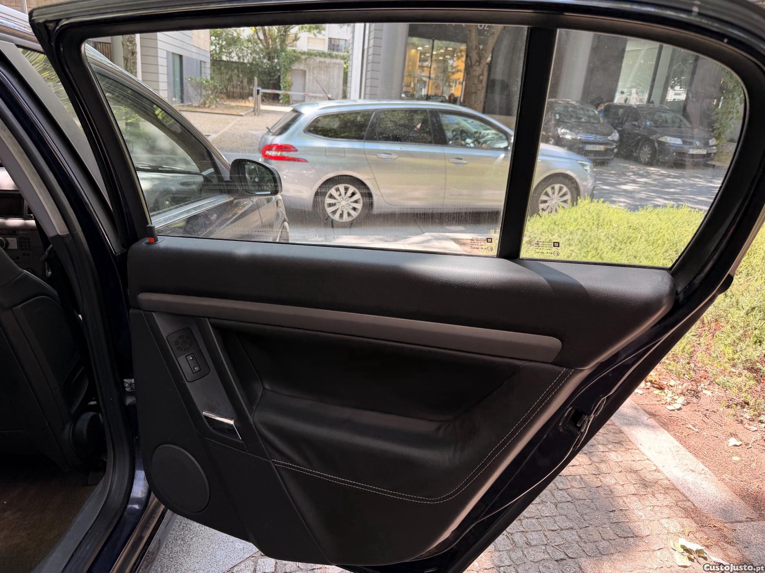 Opel Signum 1.9 CDTi Cosmo 150 CV — fotografia 8