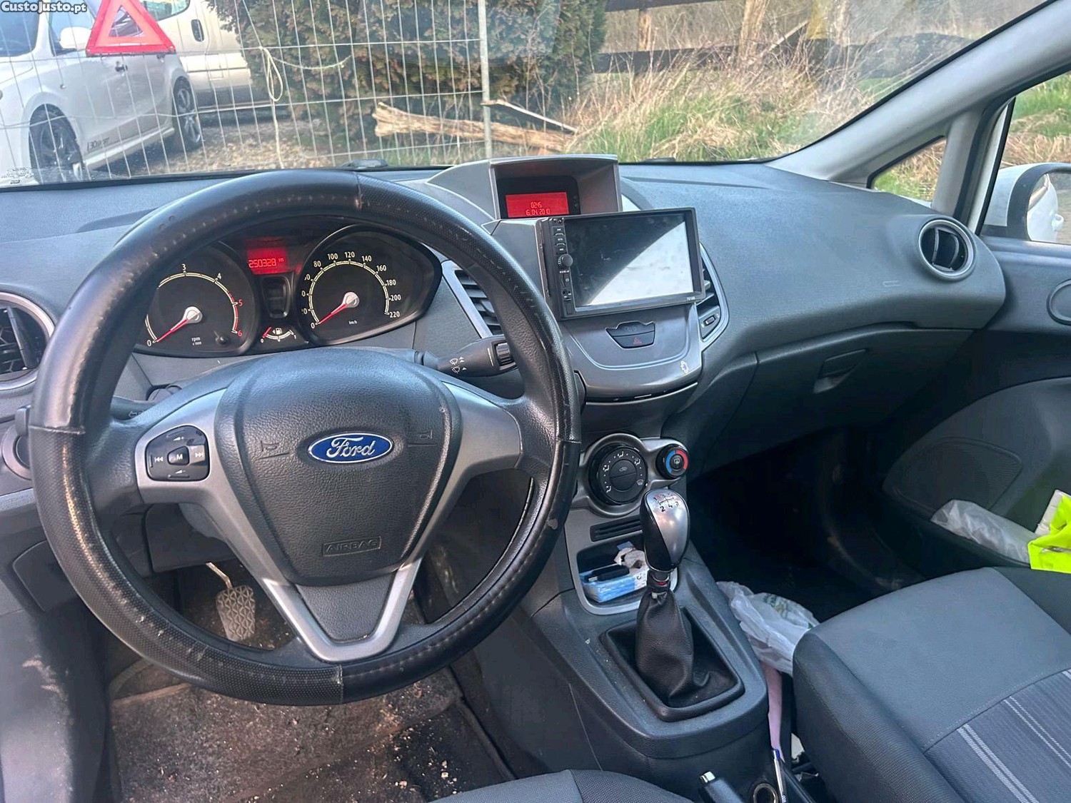 Ford Fiesta desportivo — fotografia 4