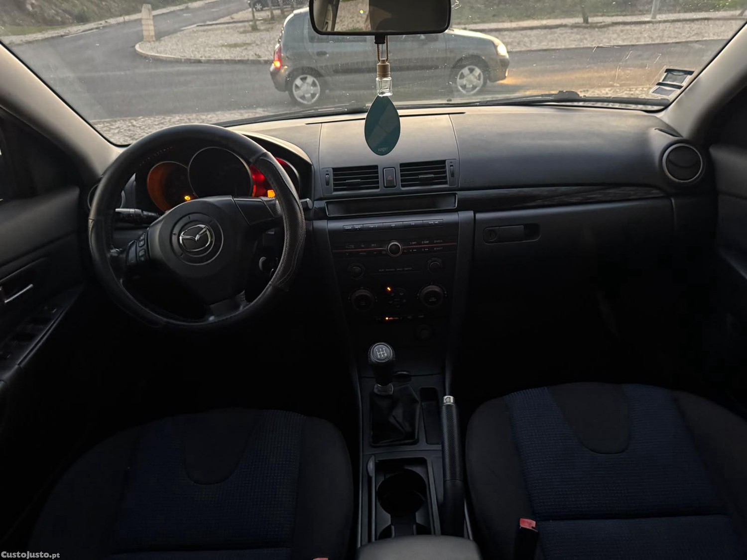Mazda 3 Ano 2004 - 04 — photo 4