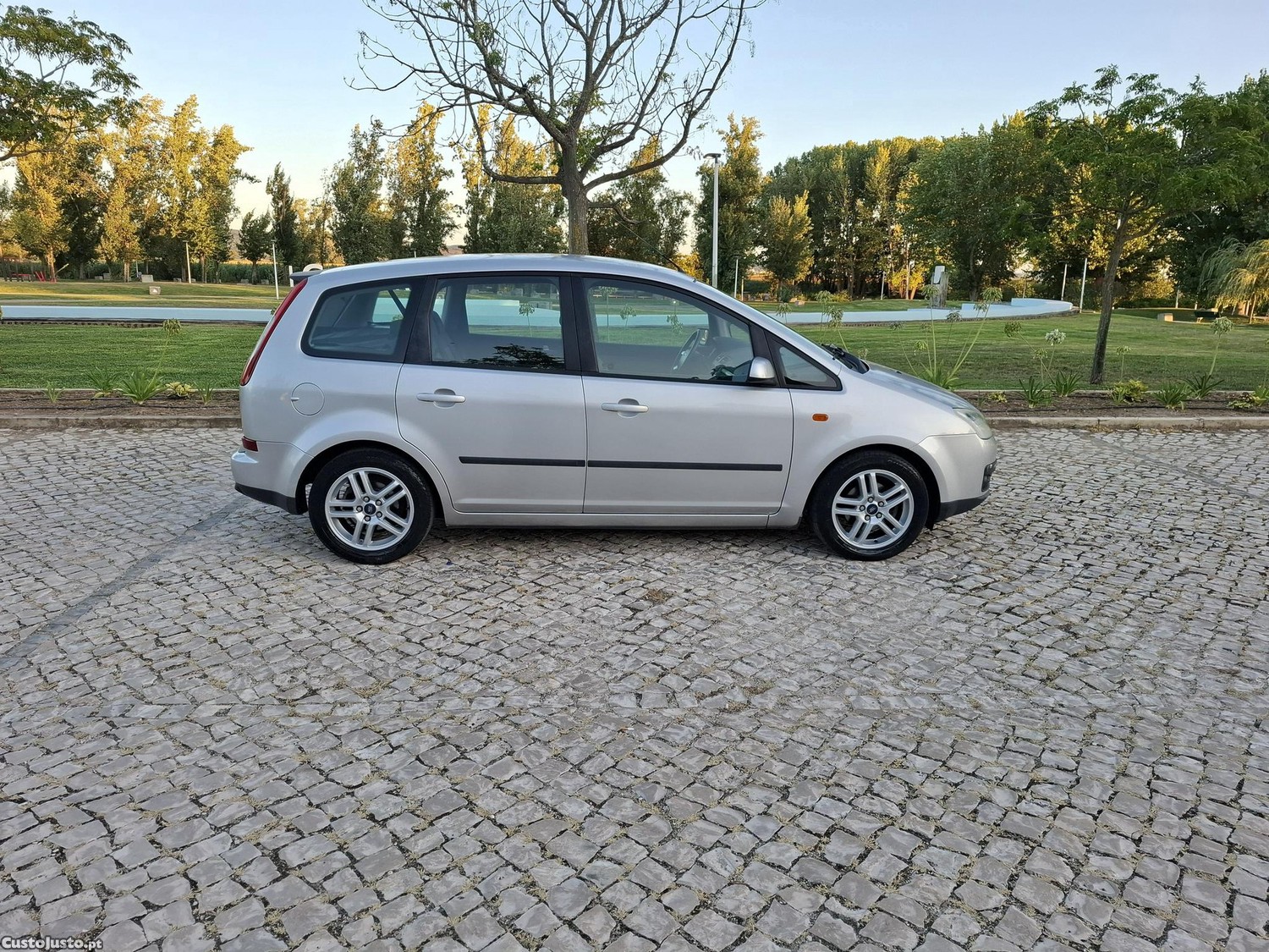 Ford C-Max 1.6 Hdi — fotografia 12