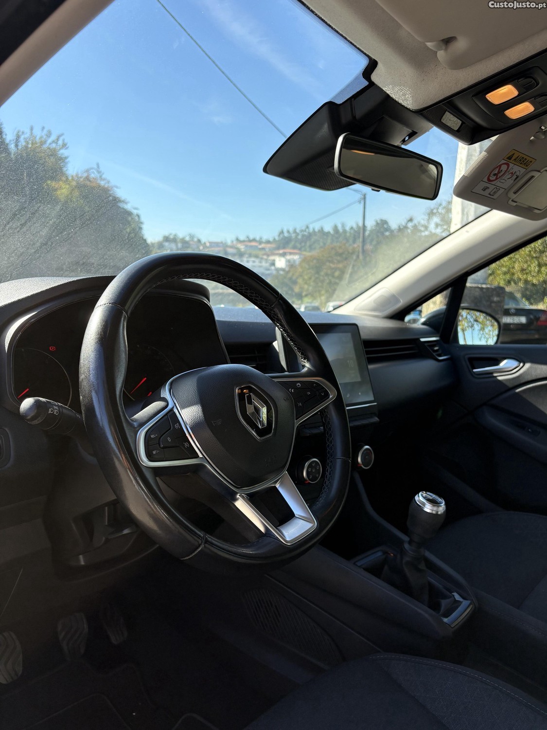 Renault Clio Clio - 22 — photo 5