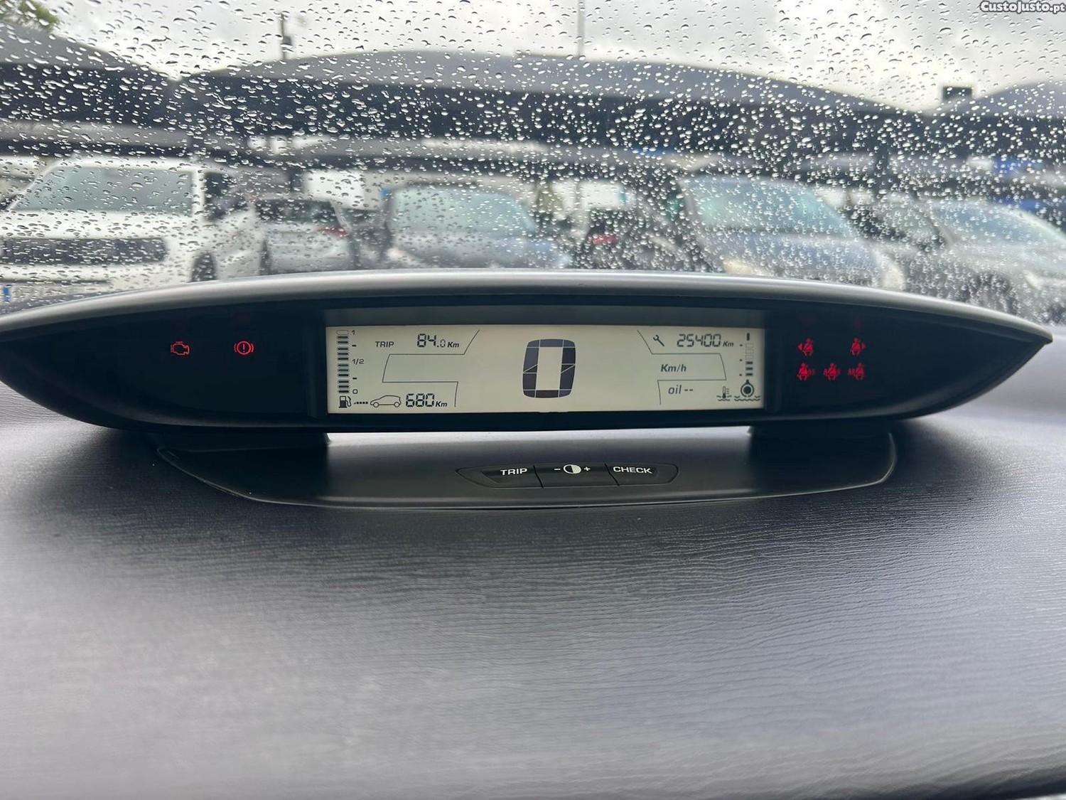Citroën C4 1.4 - 07 — photo 4