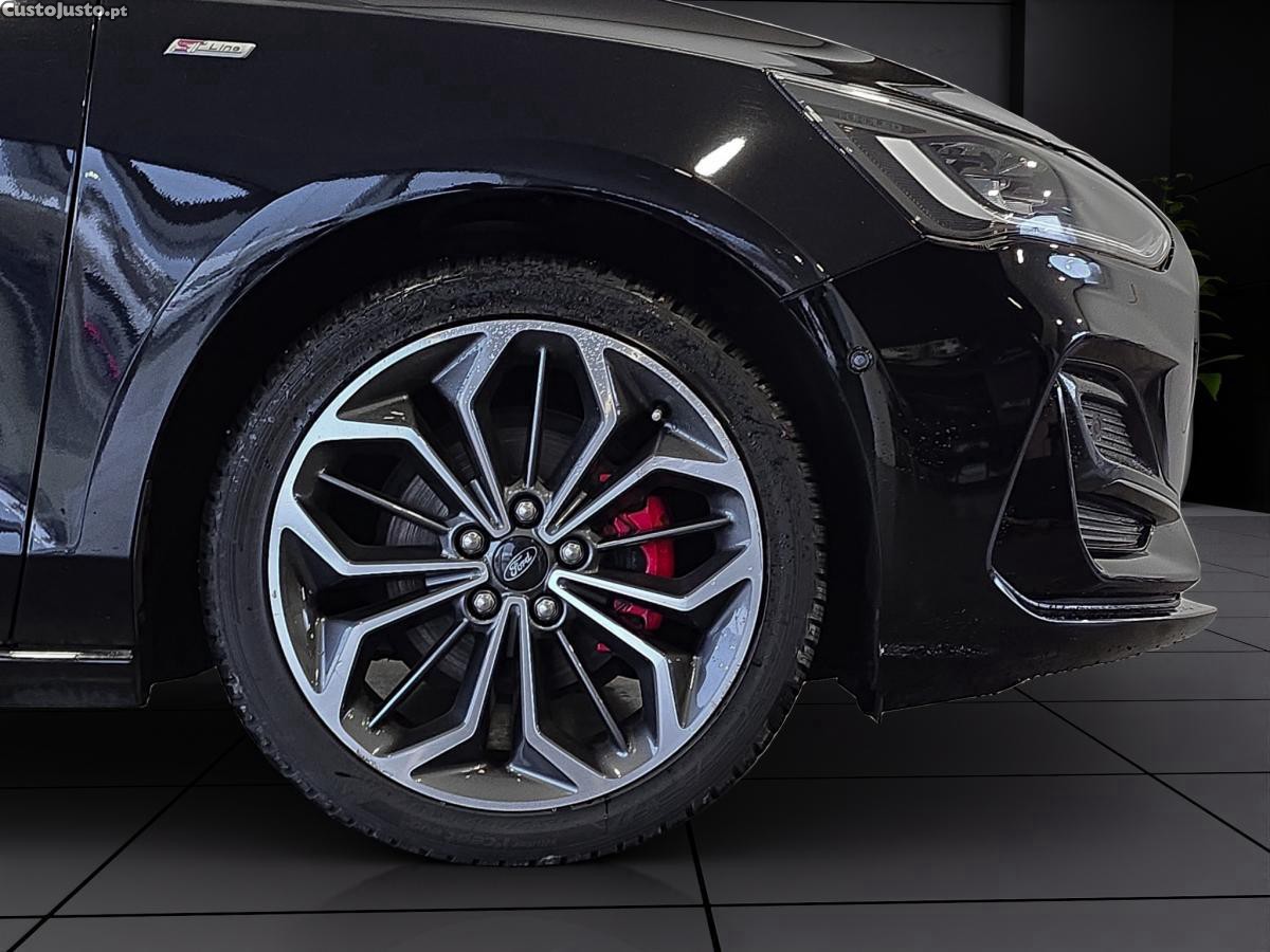 Ford Focus 1.0 EcoBoost MHEV ST — fotografia 4