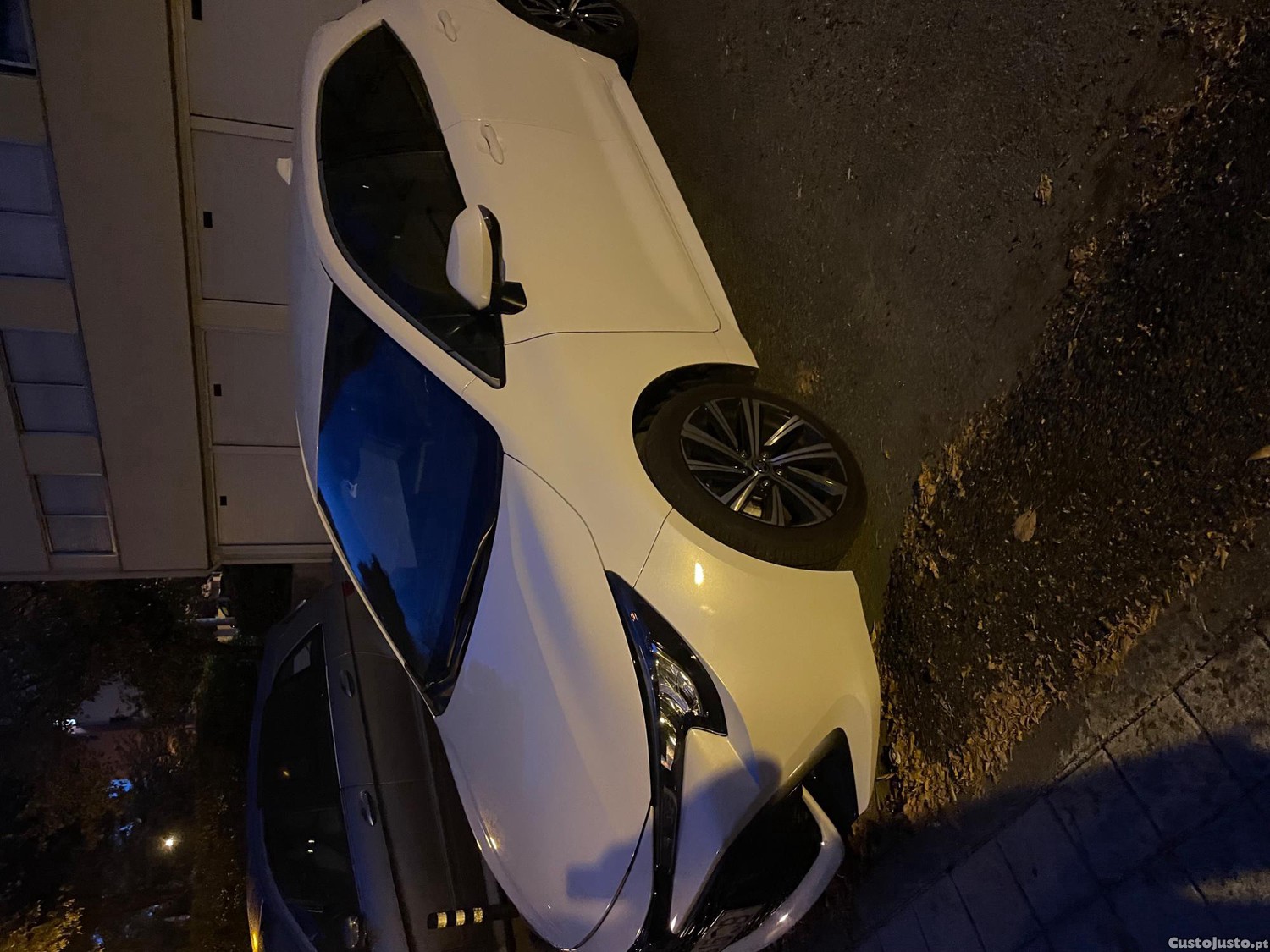 Toyota Corolla 1.8 Hybrid - 21 — photo 2