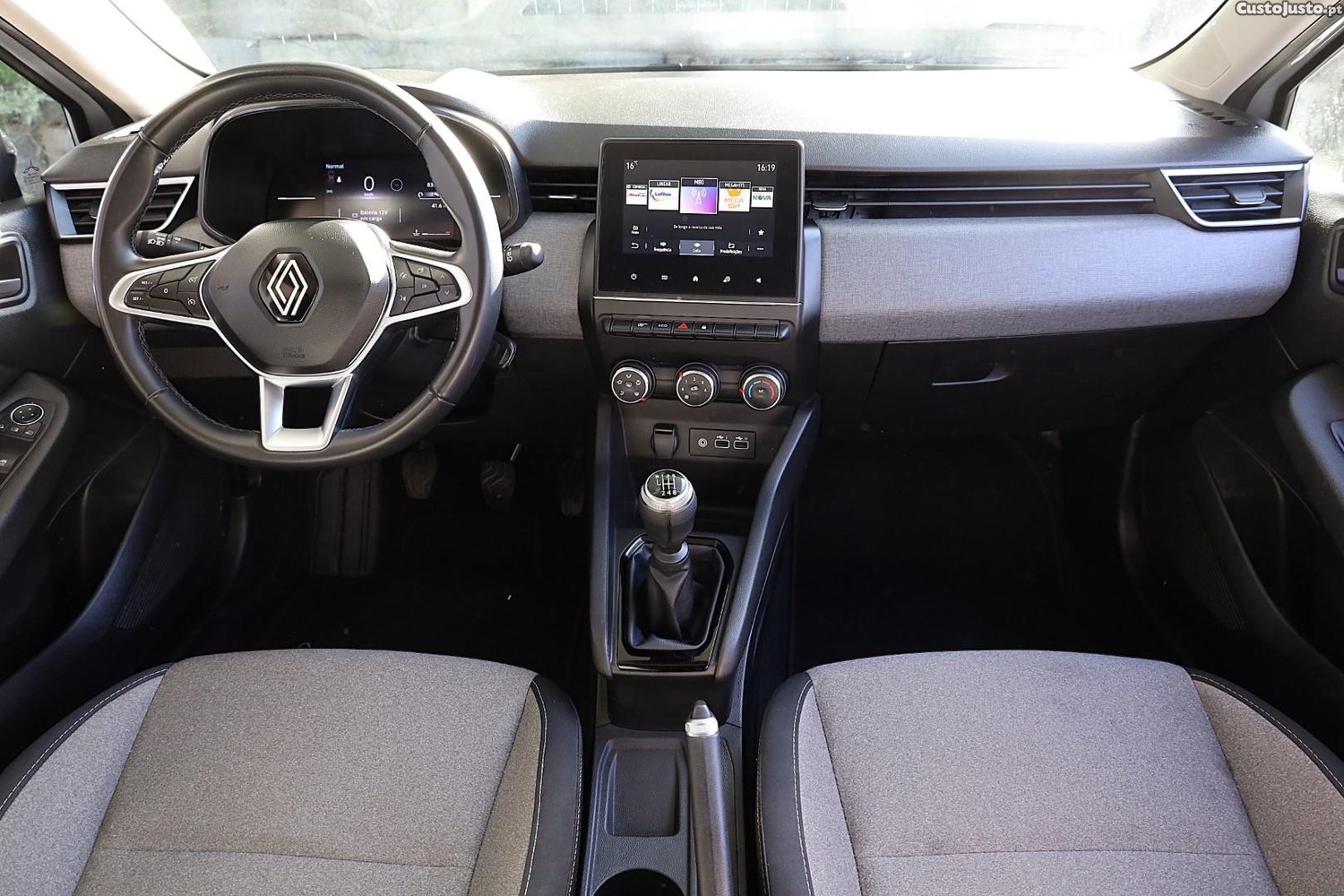 Renault Clio 1.5 Blue dCi Evolution — fotografia 11