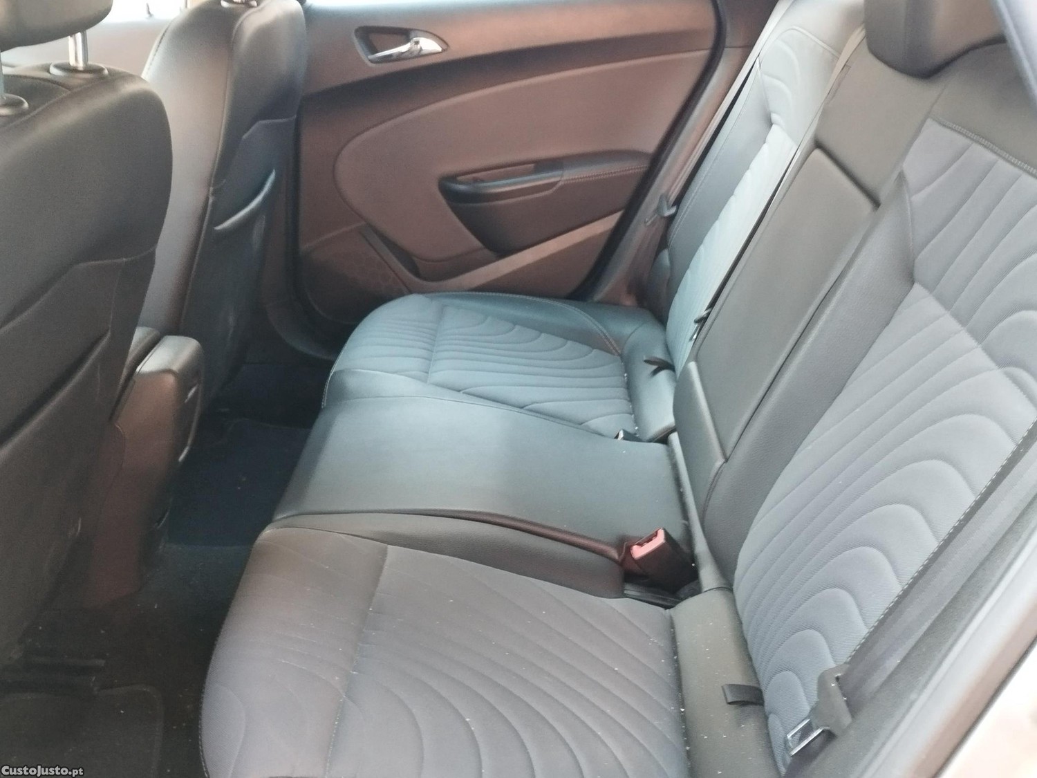 Opel Astra Sport tour 1.6 CDTI Cosmo — fotografia 3