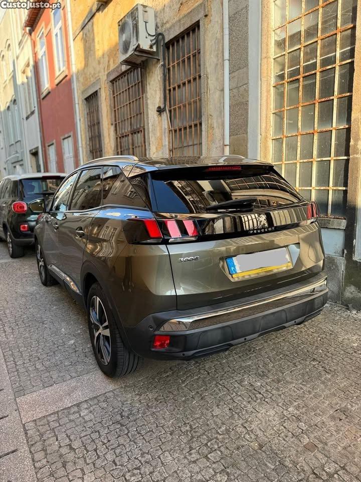 Peugeot 3008 1.6 HDI ALLURE eat8 - 17 — photo 2