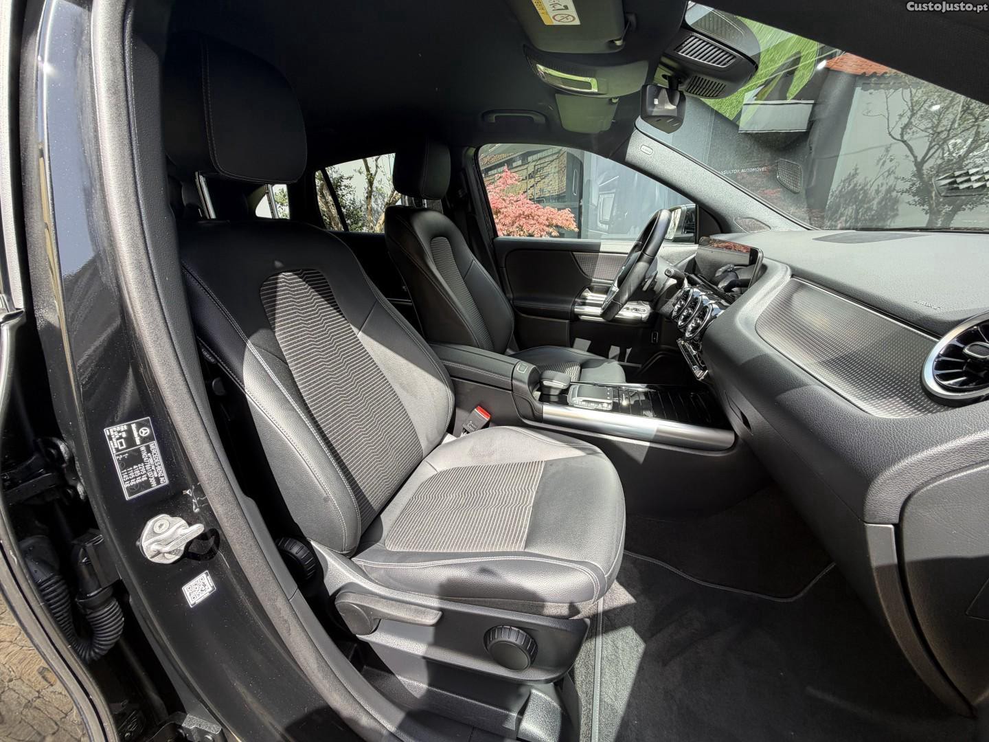 Mercedes-Benz GLA 250 e 8G-DCT Progressive — fotografia 19