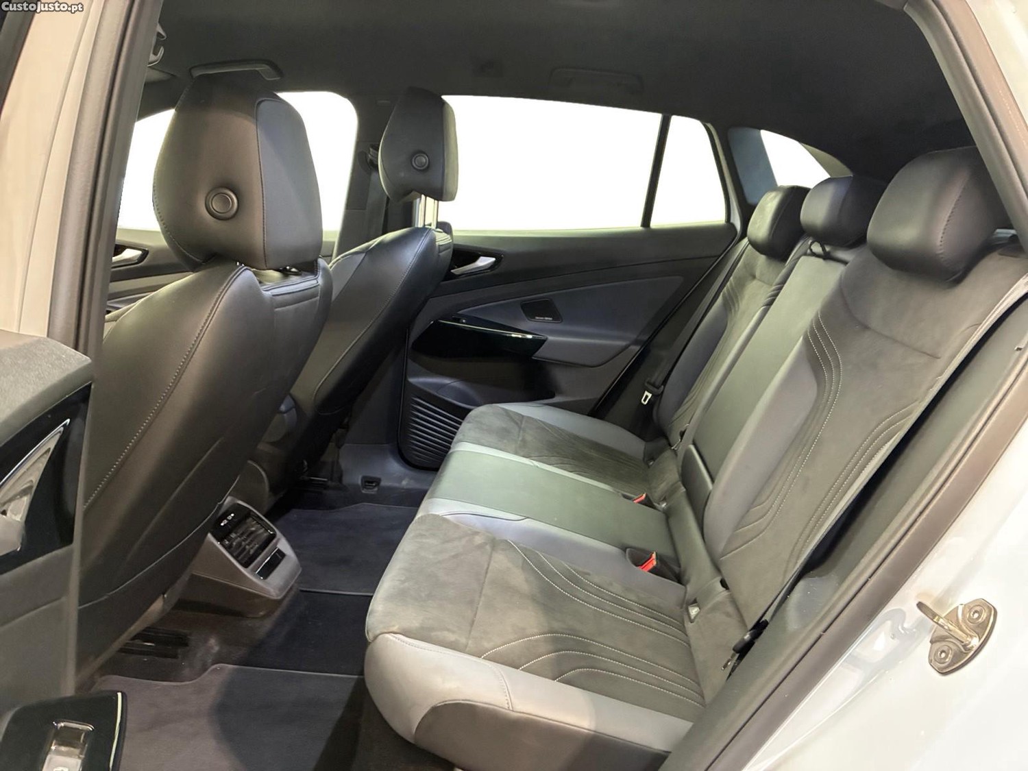 VW ID.4 77 kWh Pro Life Max - 25 — photo 3