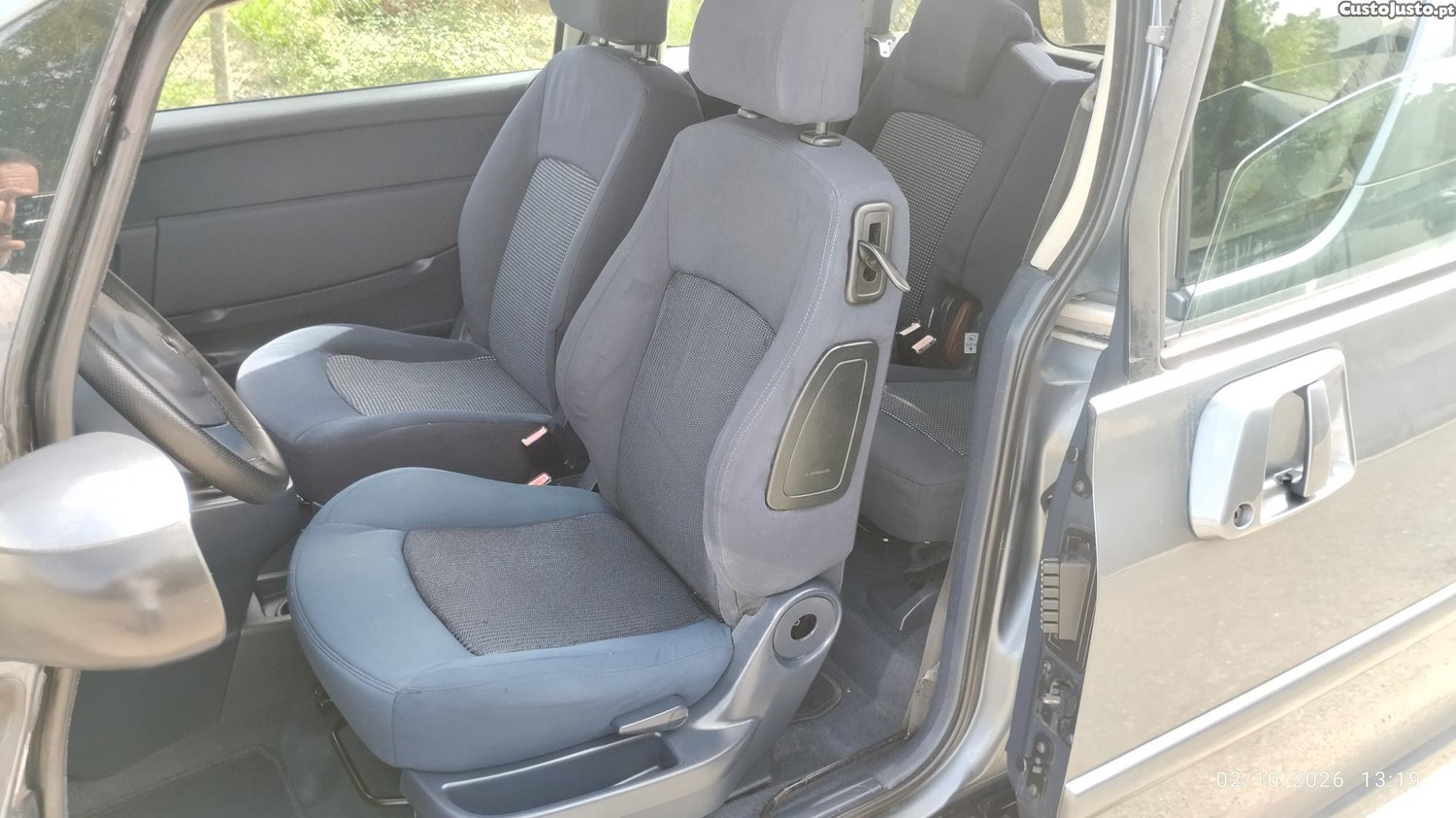 Peugeot 1007 1.4 HDI - 08 — photo 5