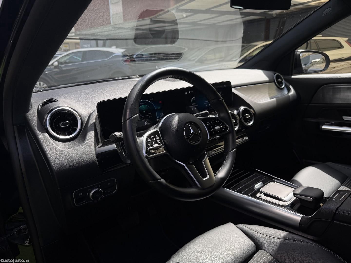 Mercedes-Benz GLA 250 e 8G-DCT Progressive — fotografia 2