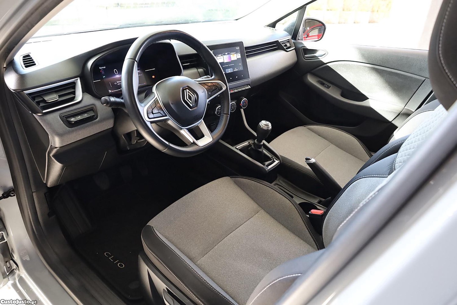 Renault Clio 1.5 Blue dCi Evolution — fotografia 5