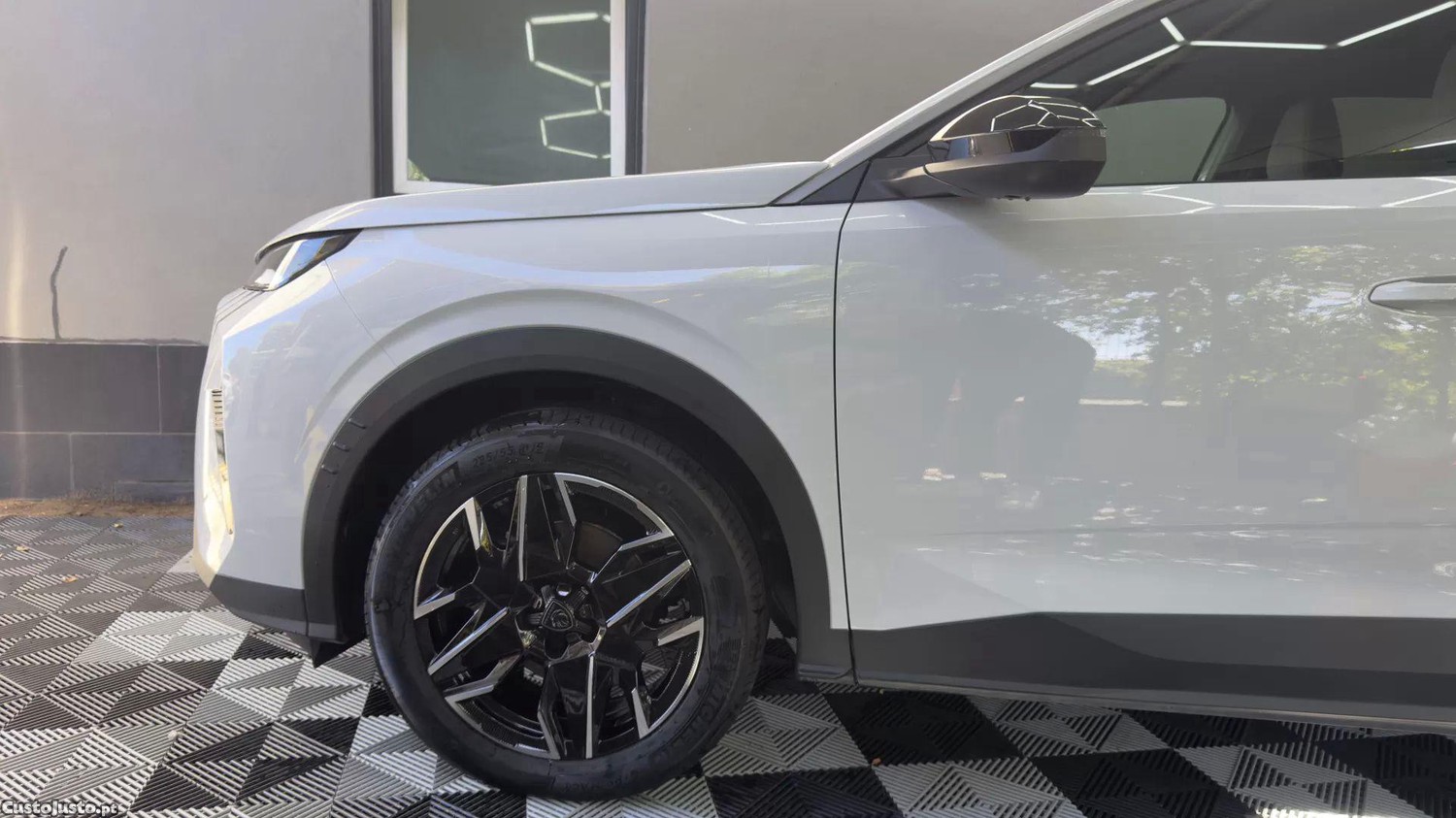 Peugeot 5008 1.2 hybrid allure e-dcs6 - 26 — photo 4