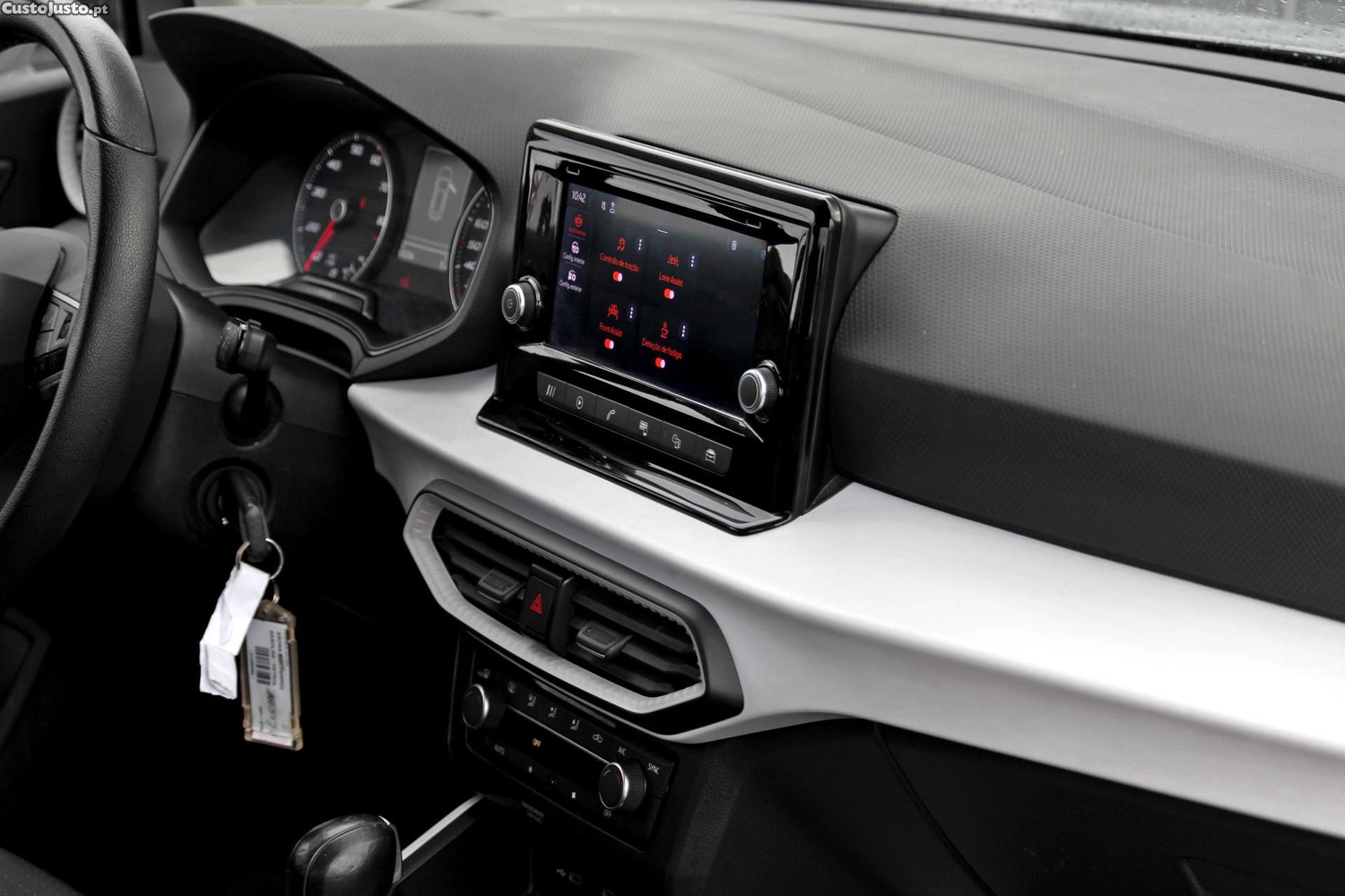 SEAT Arona 1.0 TSI Style DSG — fotografia 14