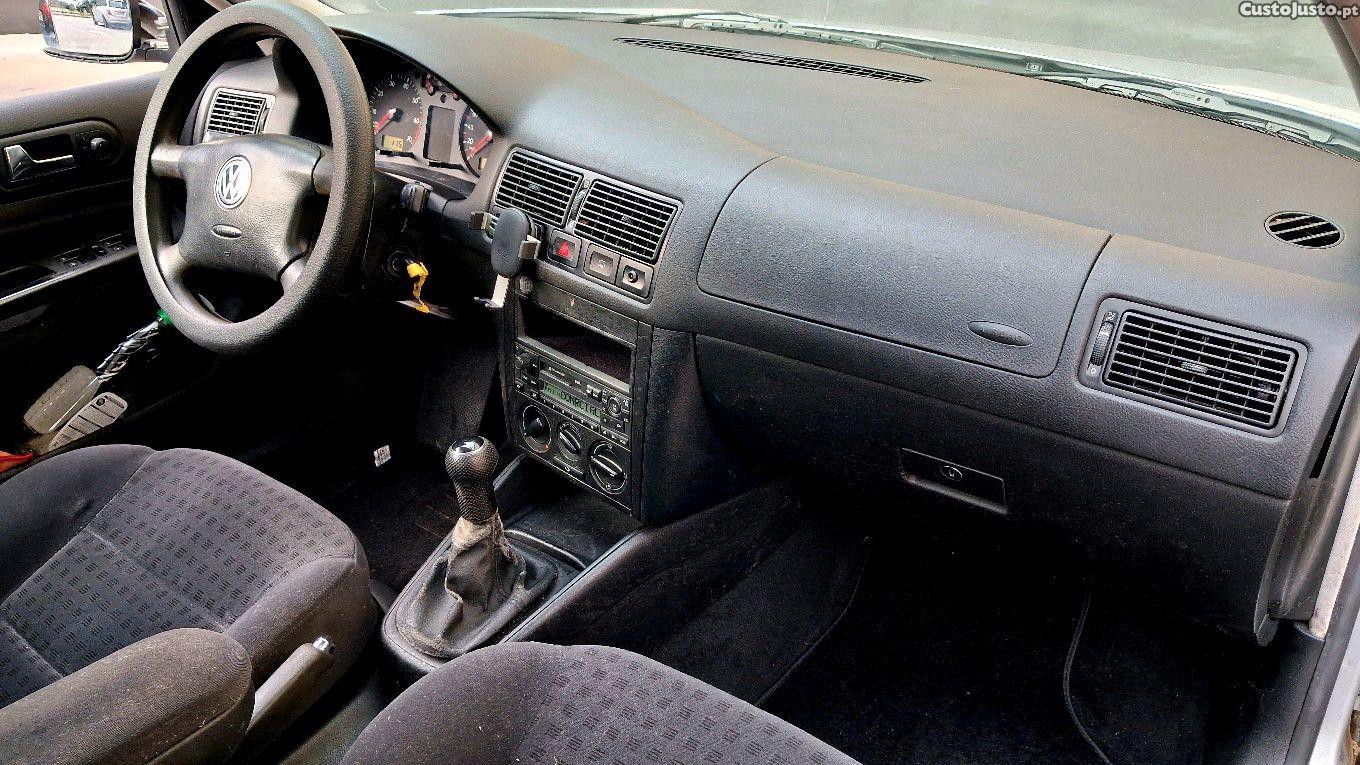 Volkswagen Golf 1.4 Gasolina — fotografia 2
