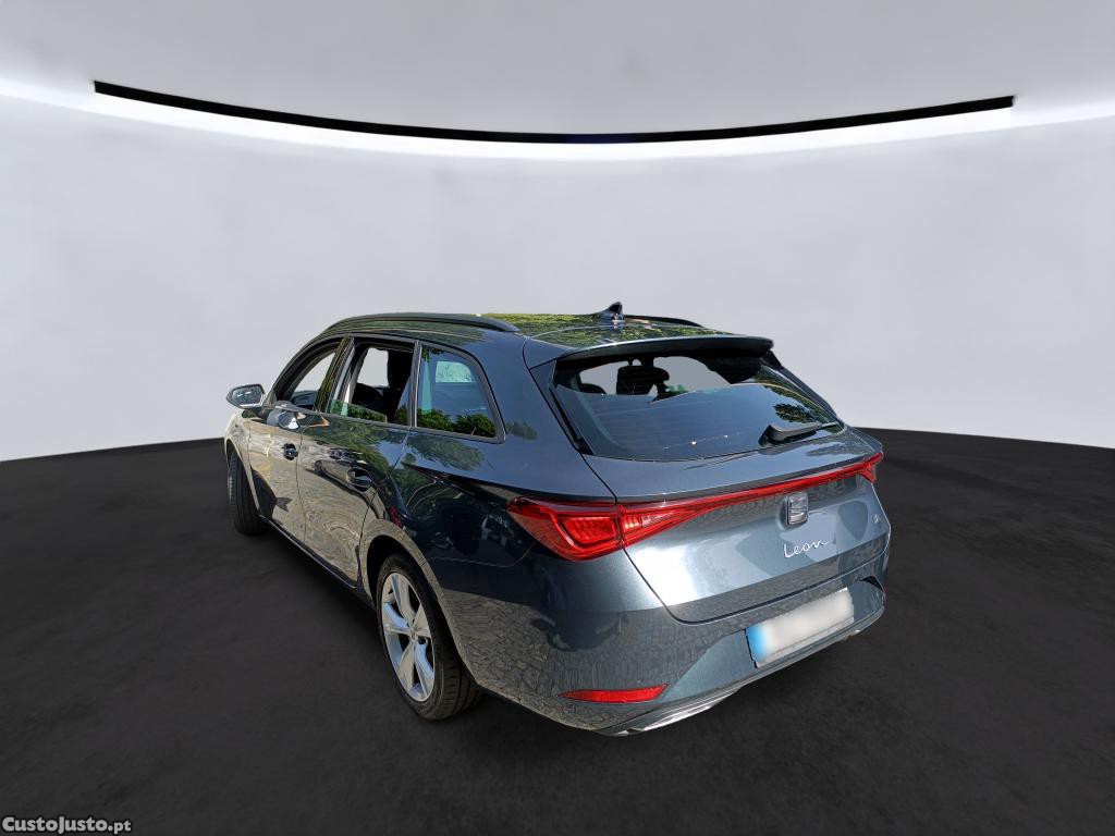 SEAT Leon ST 2.0 TDI FR DSG 150cv — fotografia 21