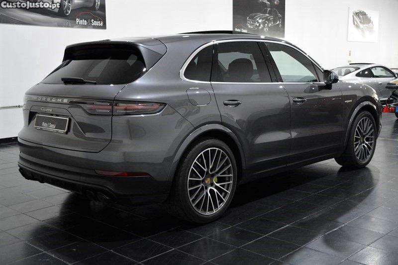 Porsche Cayenne E-Hybrid — fotografia 7