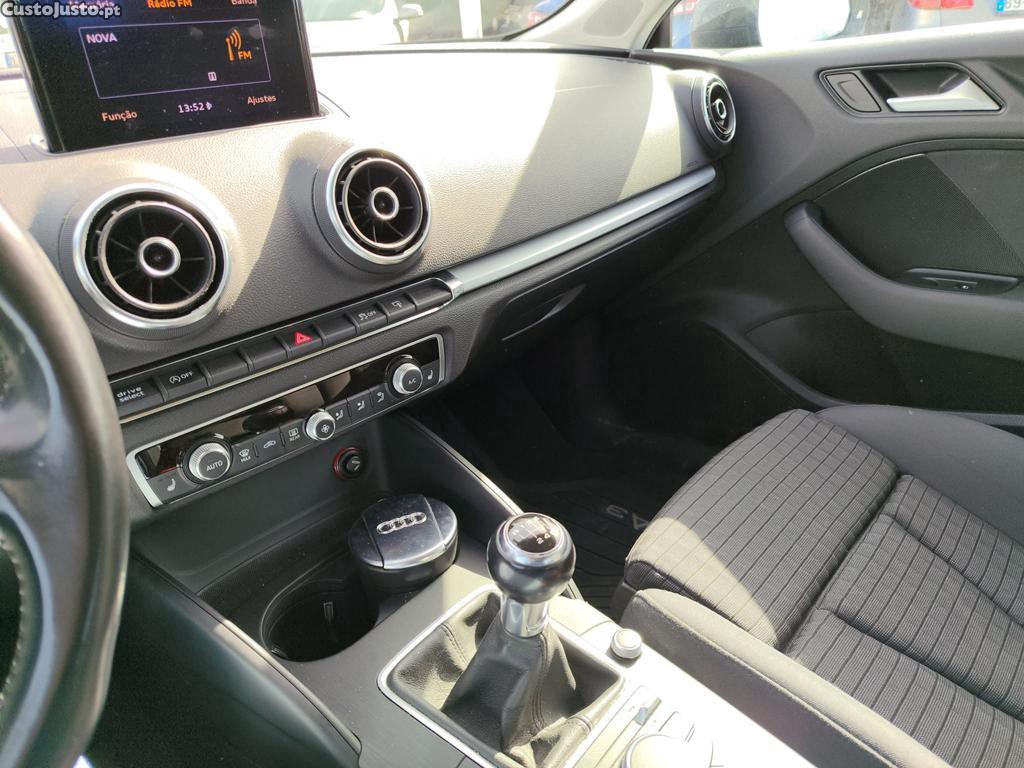 Audi A3 1.6 TDI SPORT 105 CV — fotografia 5