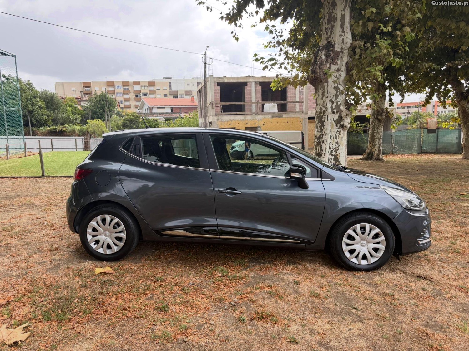 Renault Clio 1.5 DCI — fotografia 4