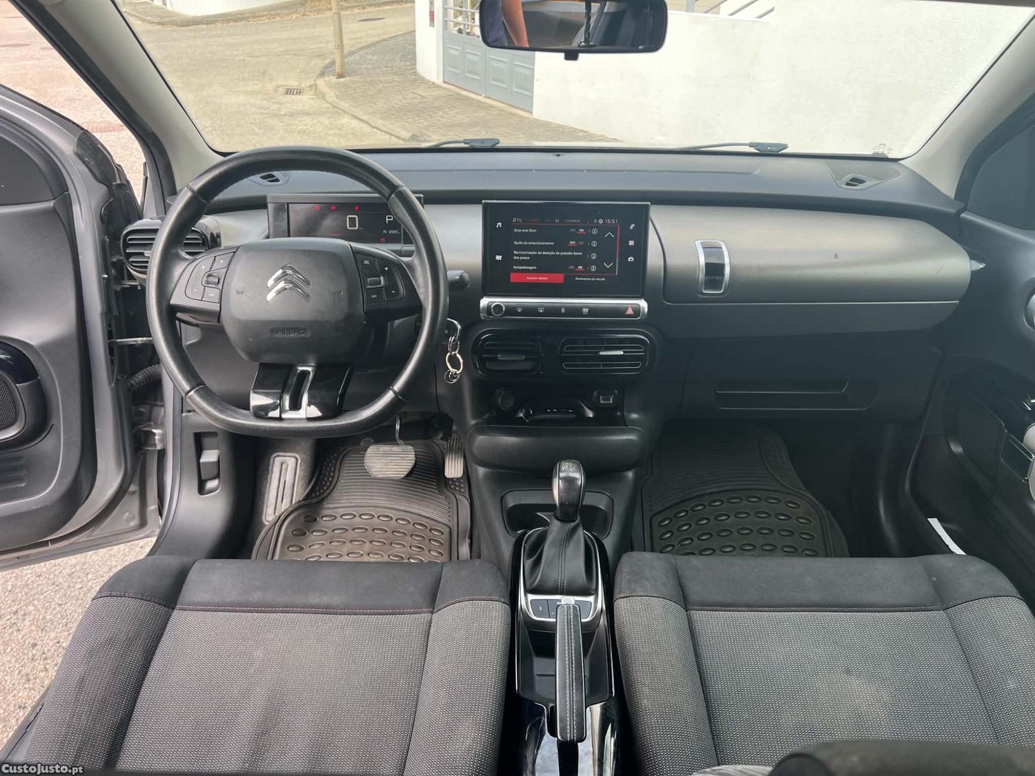 Citroën C4 Cactus 1.2 PureTech Feel - Caixa Automática - 18 — photo 3