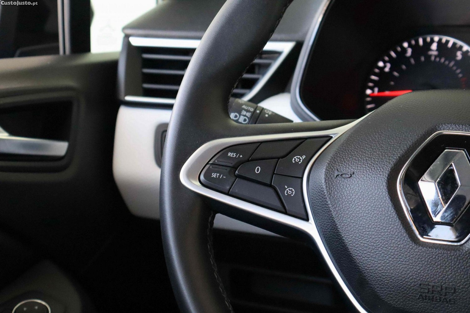Renault Clio 1.O TCe Evolution Bi-Fuel — fotografia 16