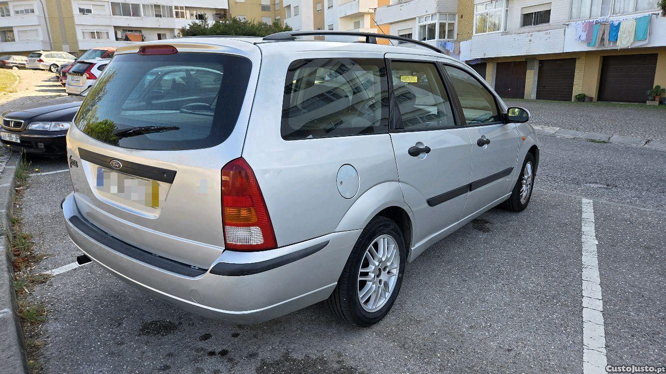 Ford Focus 1.4 16v SW 2002 - 02 — photo 3