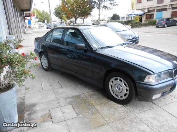 BMW 316 iACPackSport1Dono — photo 4