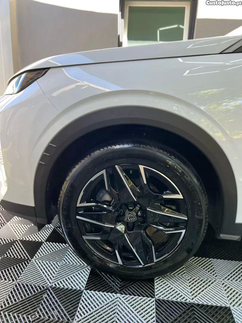 Peugeot 5008 1.2 hybrid allure e-dcs6 - 25 — photo 5
