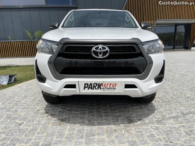 Toyota Hilux 2.4 D-4D 4WD CD CM - 23 foto 2