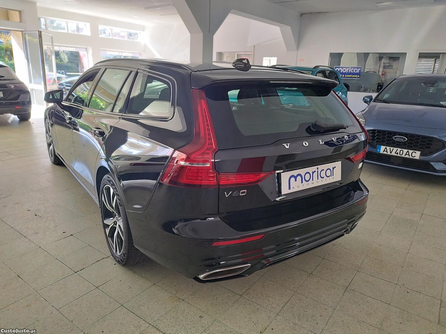 Volvo V60 T6 R-DISAGN PLUG-IN AUTO - 21 — photo 5