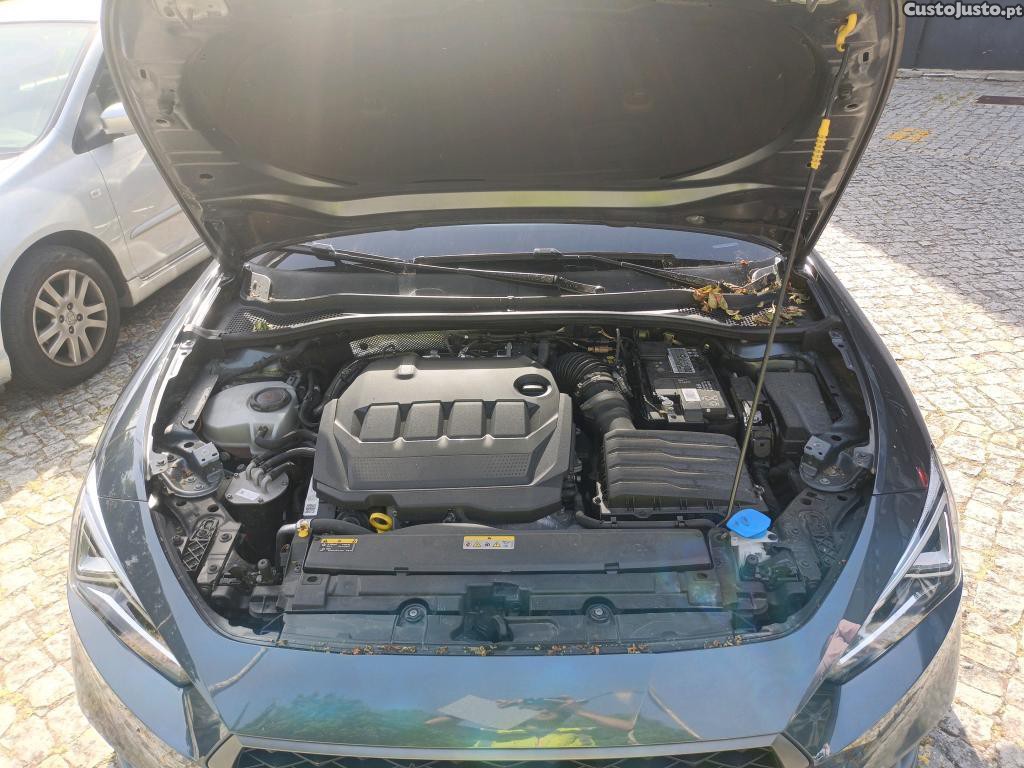 SEAT Leon ST 2.0 TDI FR DSG 150cv — fotografia 20