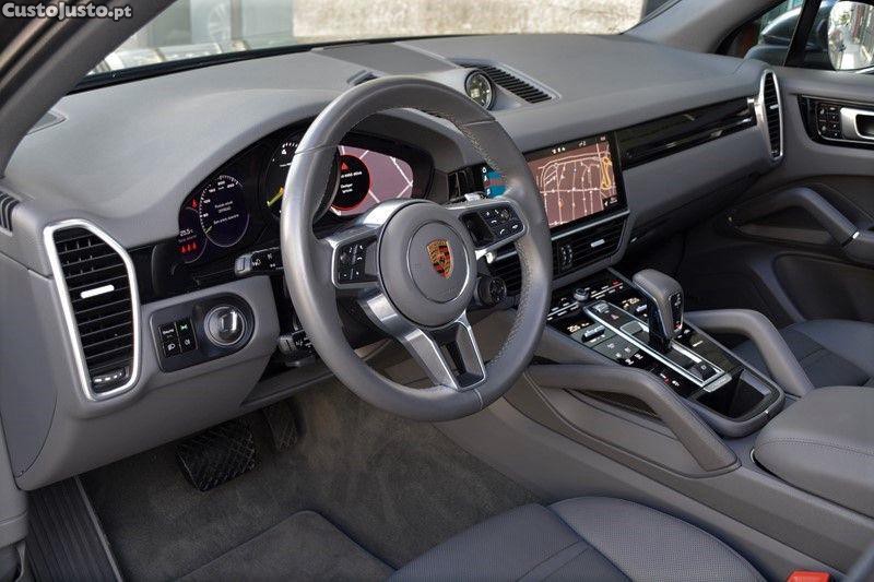 Porsche Cayenne E-Hybrid — fotografia 4
