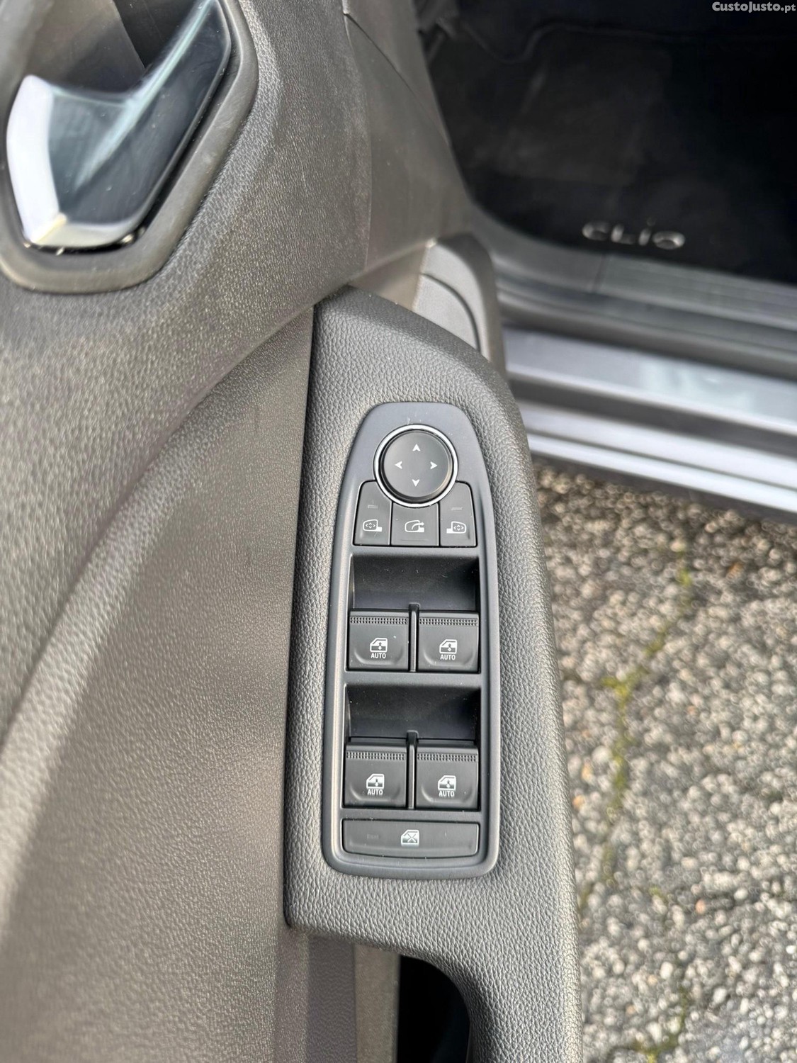 Renault Clio 1.0 TCe Evolution — fotografia 8