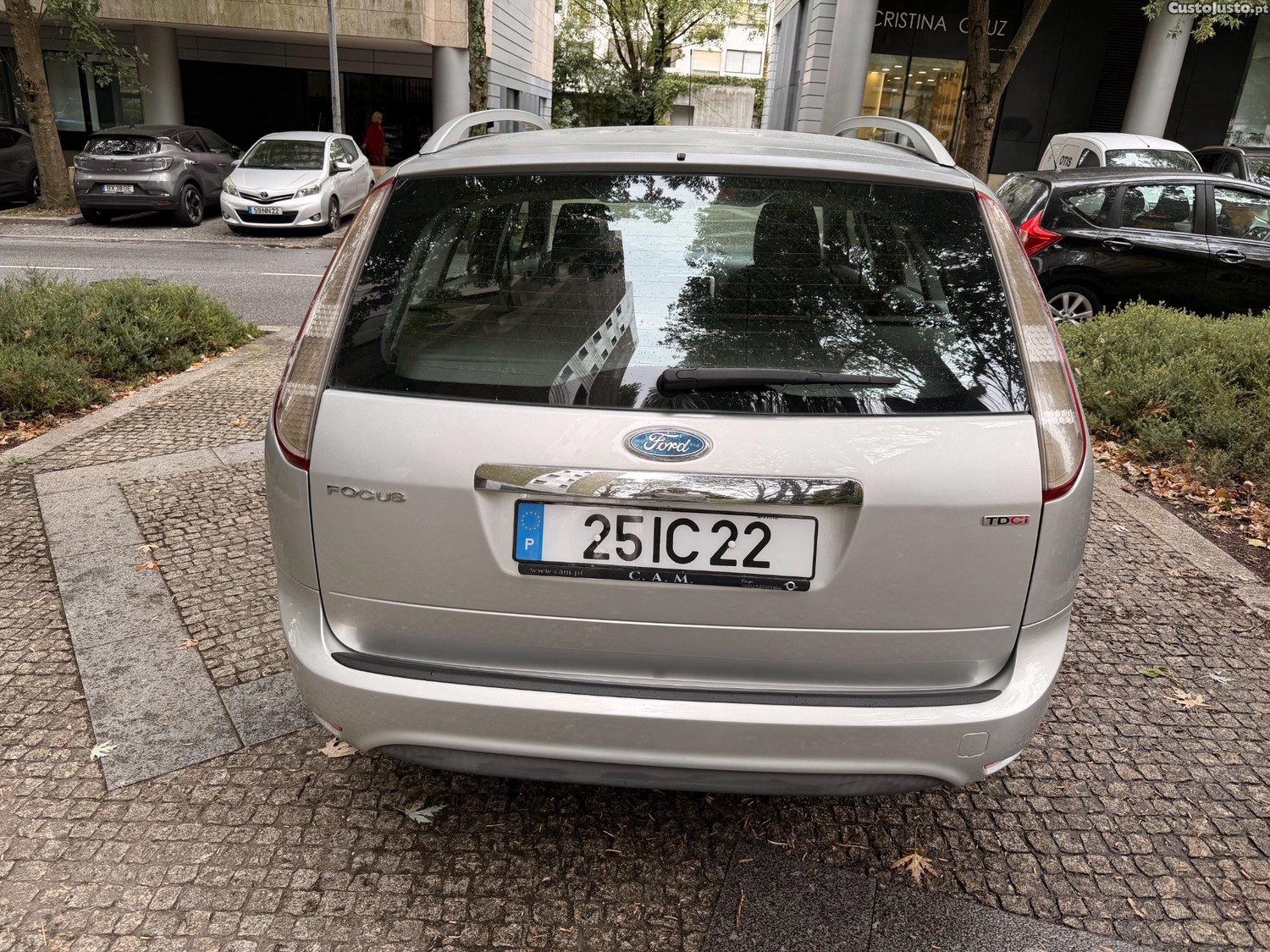Ford Focus SW 1.6 TDCi Ghia - 09 — photo 5