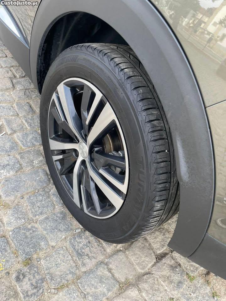 Peugeot 3008 1.6 HDI ALLURE eat8 - 17 — photo 4