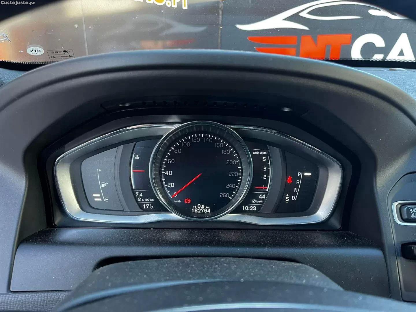 Volvo XC60 2.0 d4 momentum geartronic - 16 — photo 3