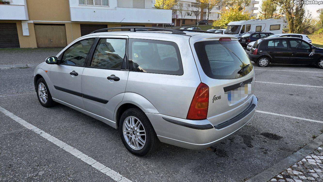 Ford Focus 1.4 16v SW 2002 - 02 — photo 4