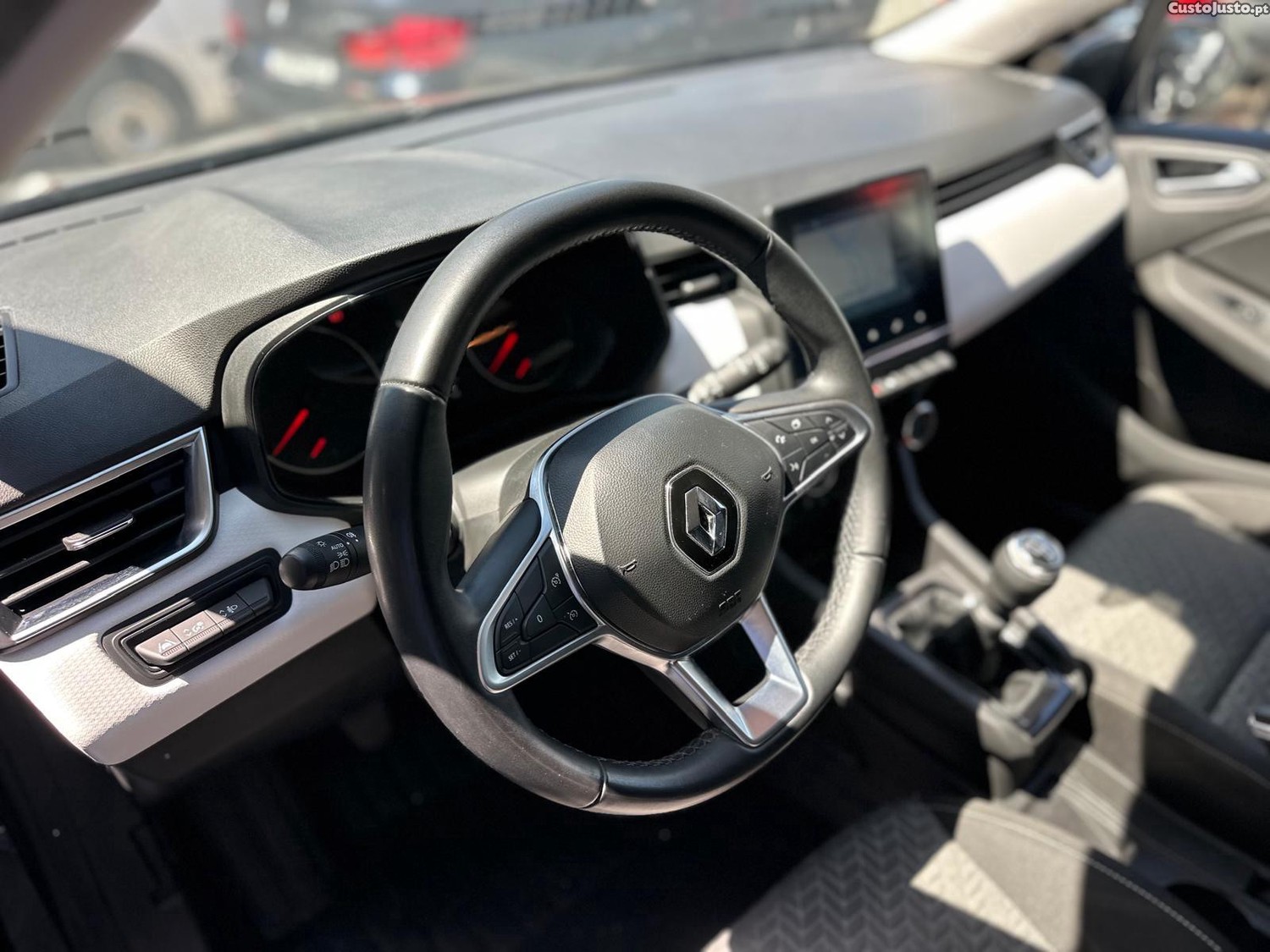 Renault Clio 1.0 TCe Techno — fotografia 5