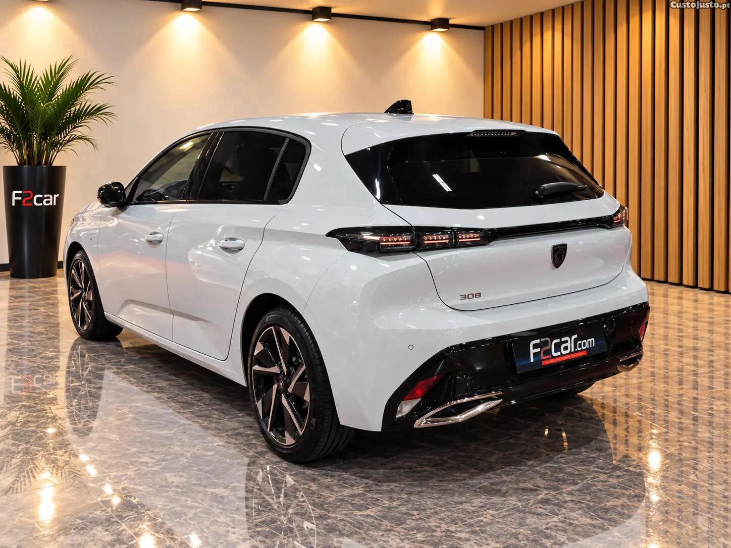 Peugeot 308 1.5 BlueHDi Allure EAT8 - 26 — photo 2