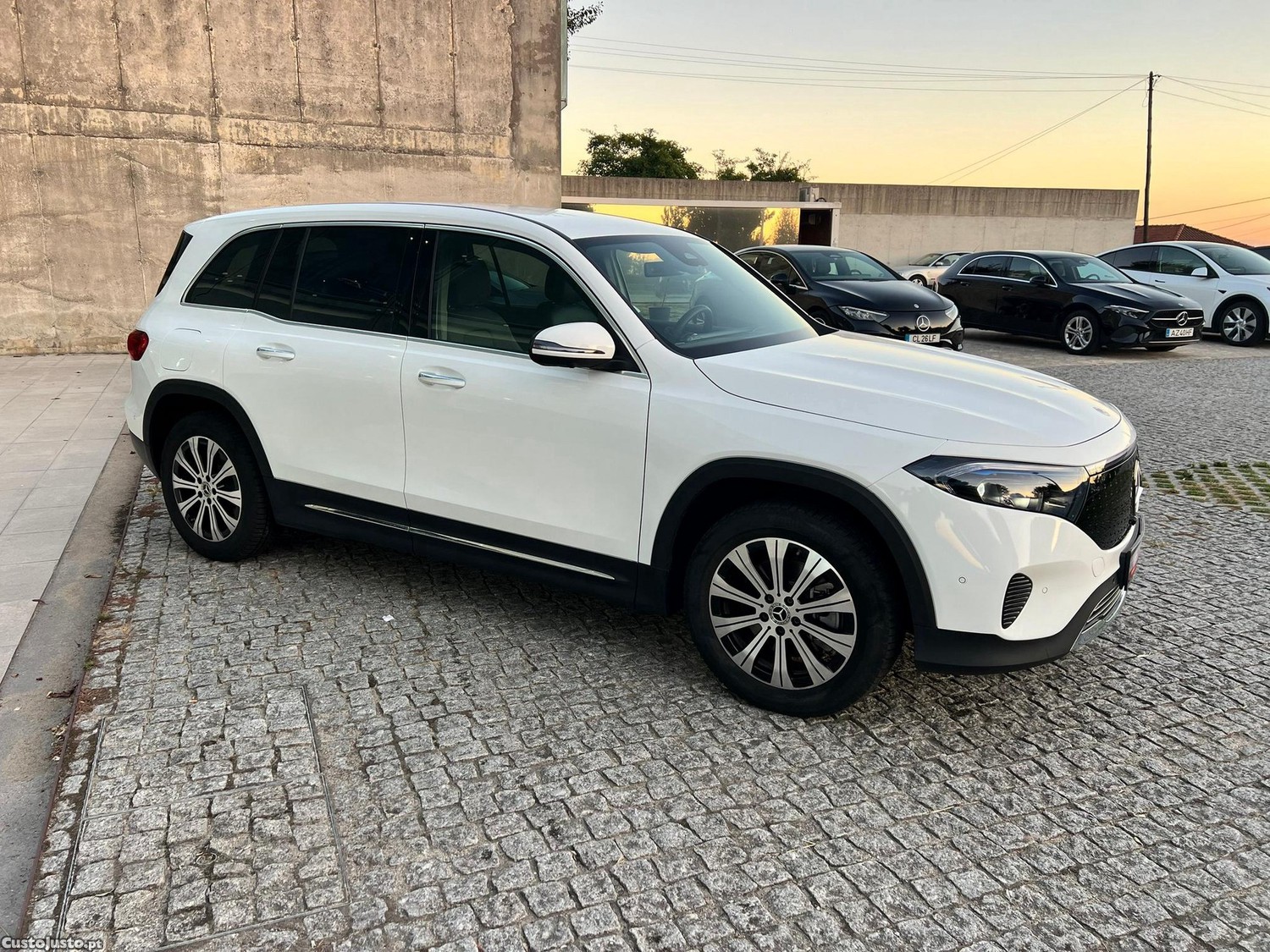Mercedes-Benz EQB 250+ Progressive - 25 — photo 4